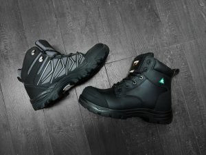Hiking Boots vs Work Boots: Which One Is Right for Your Needs?