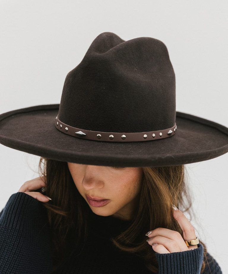 How to Style a Leather Hat Band for a Chic Western Look